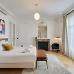 شقة Wonderful Ac Terrace Madeleine Opera *